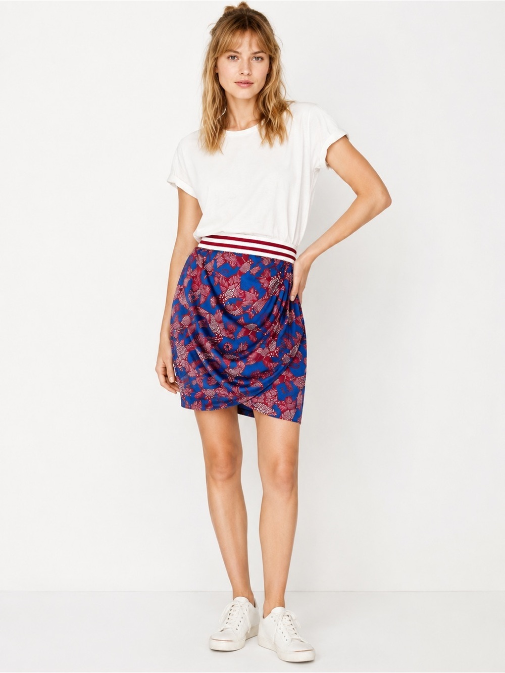 Zara Trafaluc Blue & Burgundy Bird Print Midi Pencil Skirt Size Small